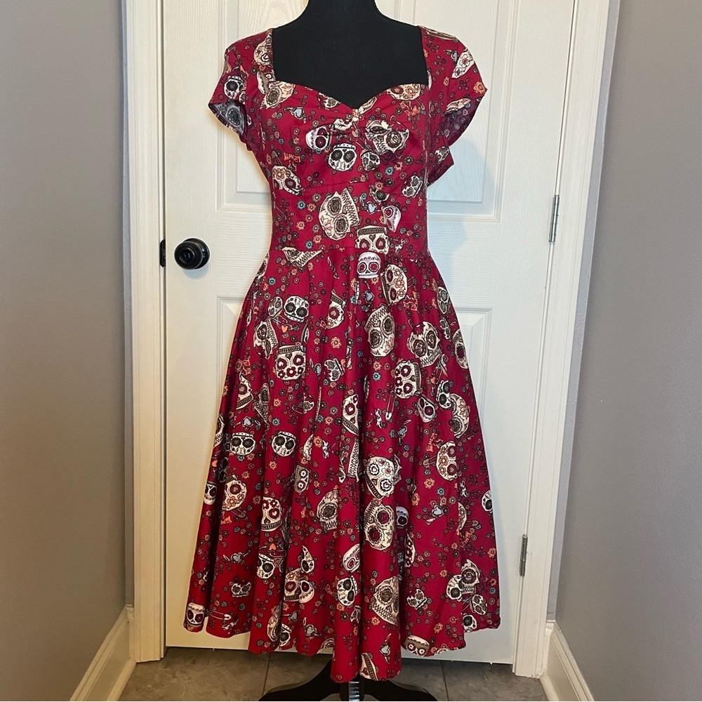 Hell Bunny Sugar Skull print dress. Size M. Sweetheart neck. Back zipper. Used.